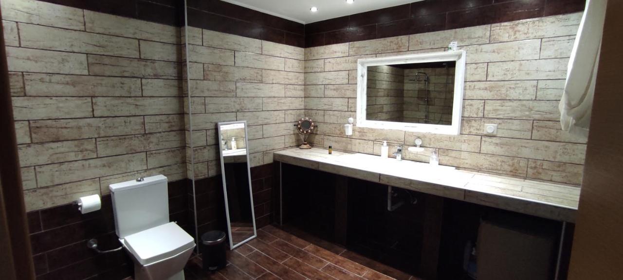 Persefoni 's Hause 1 *