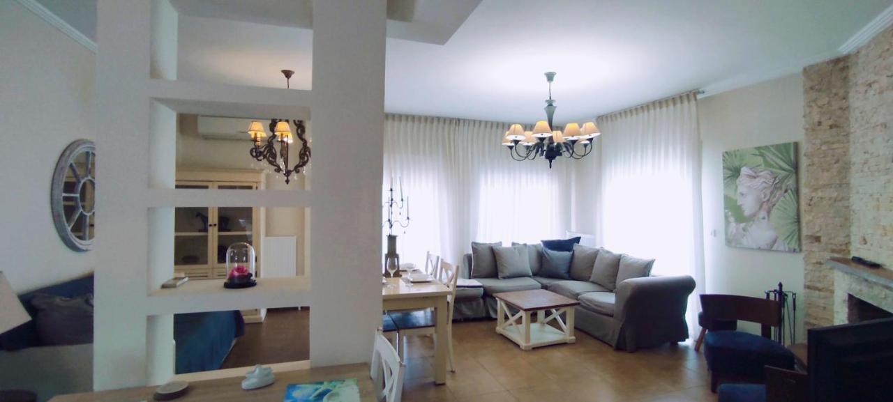 Persefoni 's Hause 1 *